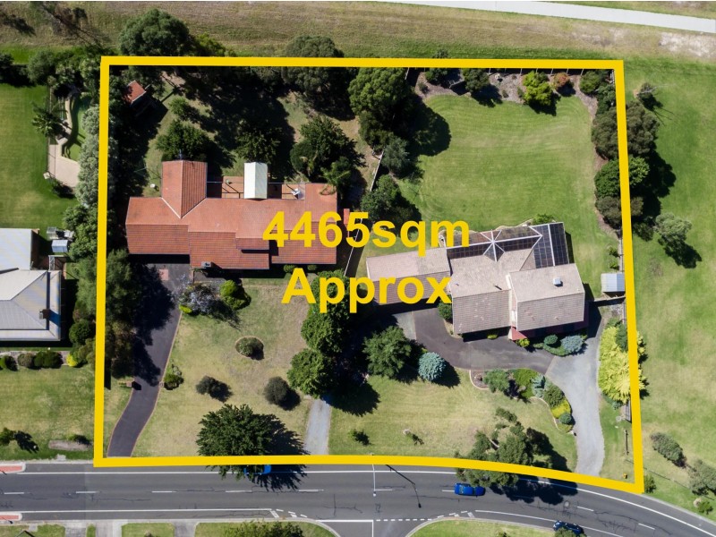 64-70 Kennington Park Drive, Endeavour Hills VIC 3802