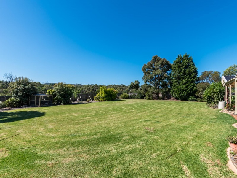 64-70 Kennington Park Drive, Endeavour Hills VIC 3802