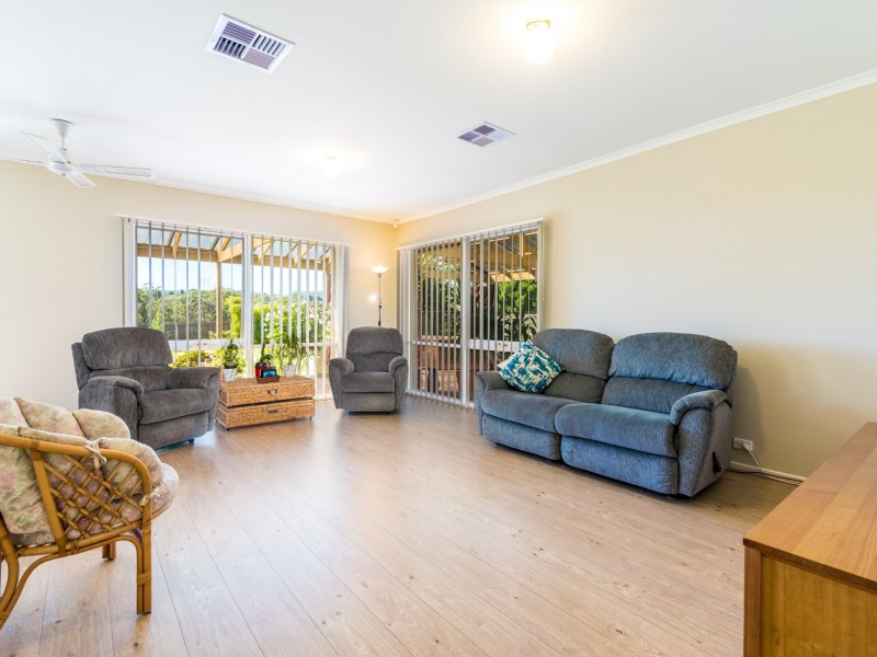 64-70 Kennington Park Drive, Endeavour Hills VIC 3802