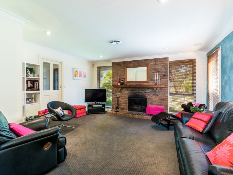 64-70 Kennington Park Drive, Endeavour Hills VIC 3802