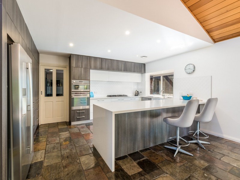 64-70 Kennington Park Drive, Endeavour Hills VIC 3802