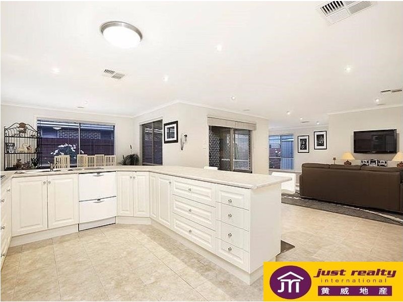 8 Cherrywood Way, Narre Warren South VIC 3805