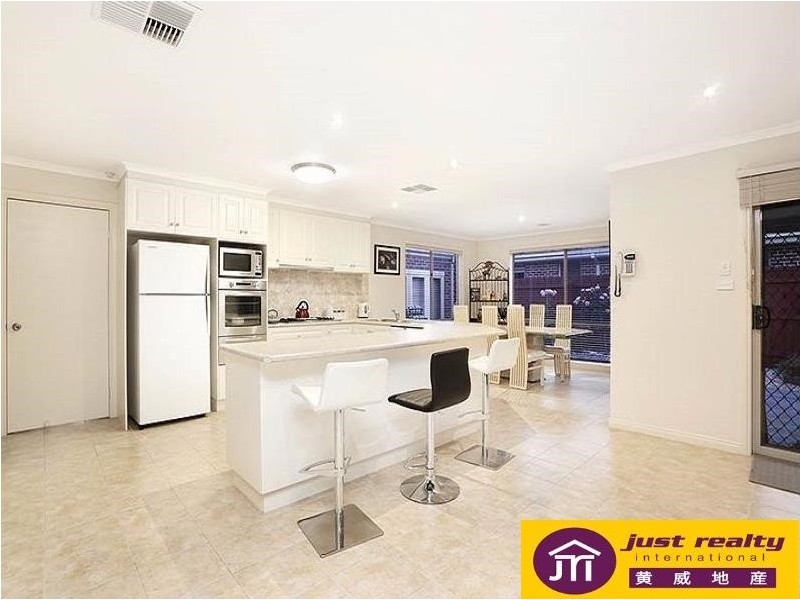 8 Cherrywood Way, Narre Warren South VIC 3805