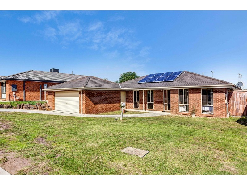 12 GOLDEN WATTLE COURT, Cranbourne VIC 3977