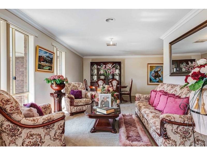 12 GOLDEN WATTLE COURT, Cranbourne VIC 3977