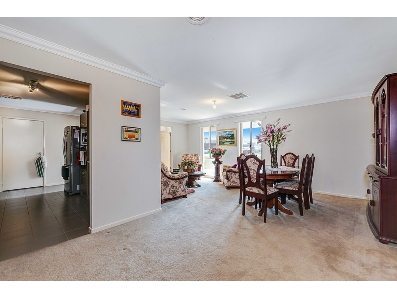 12 GOLDEN WATTLE COURT, Cranbourne VIC 3977