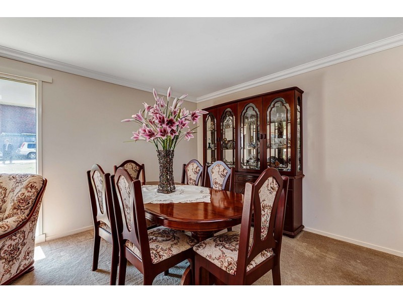 12 GOLDEN WATTLE COURT, Cranbourne VIC 3977