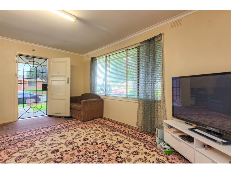 2/14 Gretana St, Dandenong VIC 3175