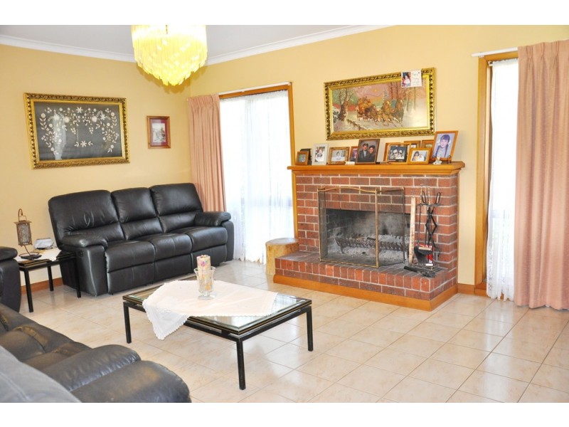 52-54 Kennington Park Drive, Endeavour Hills VIC 3802