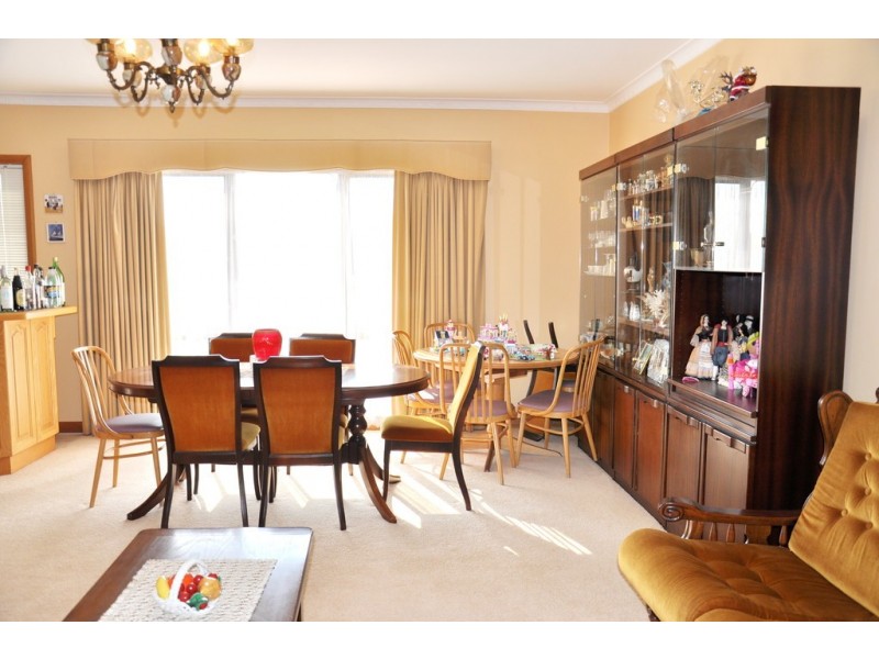 52-54 Kennington Park Drive, Endeavour Hills VIC 3802