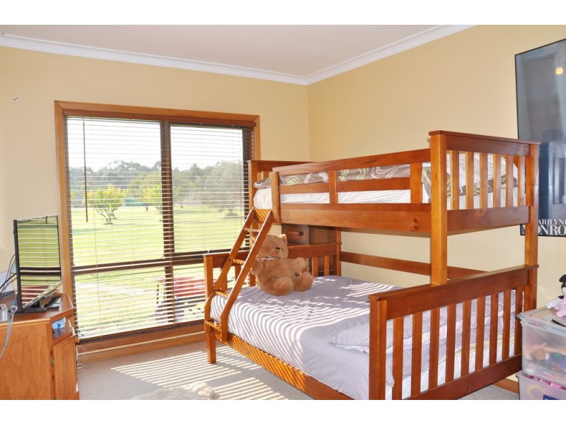 52-54 Kennington Park Drive, Endeavour Hills VIC 3802