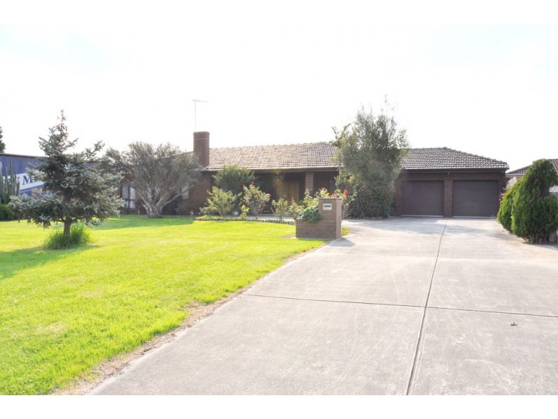 52-54 Kennington Park Drive, Endeavour Hills VIC 3802