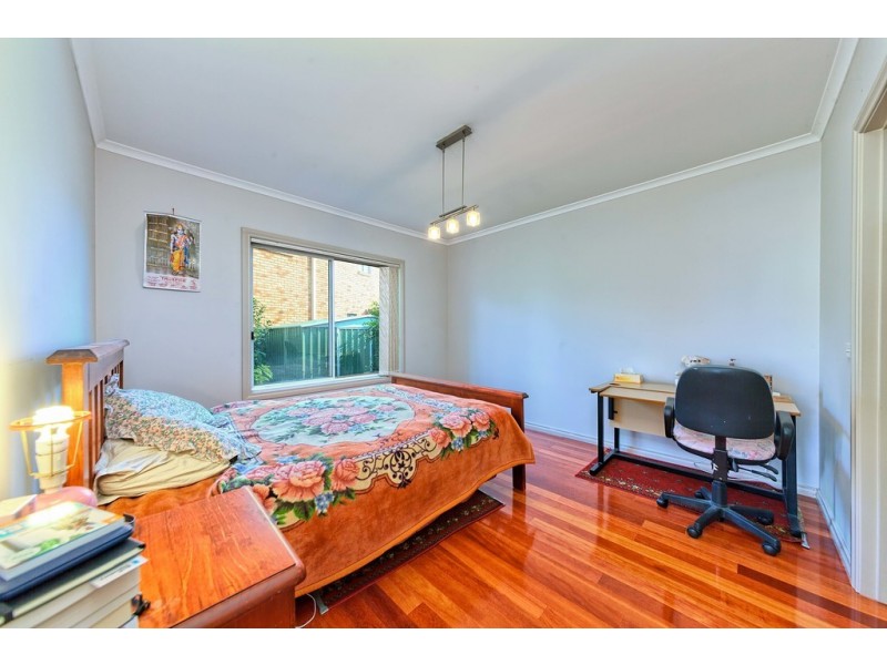 8 Erica Close, Endeavour Hills VIC 3802