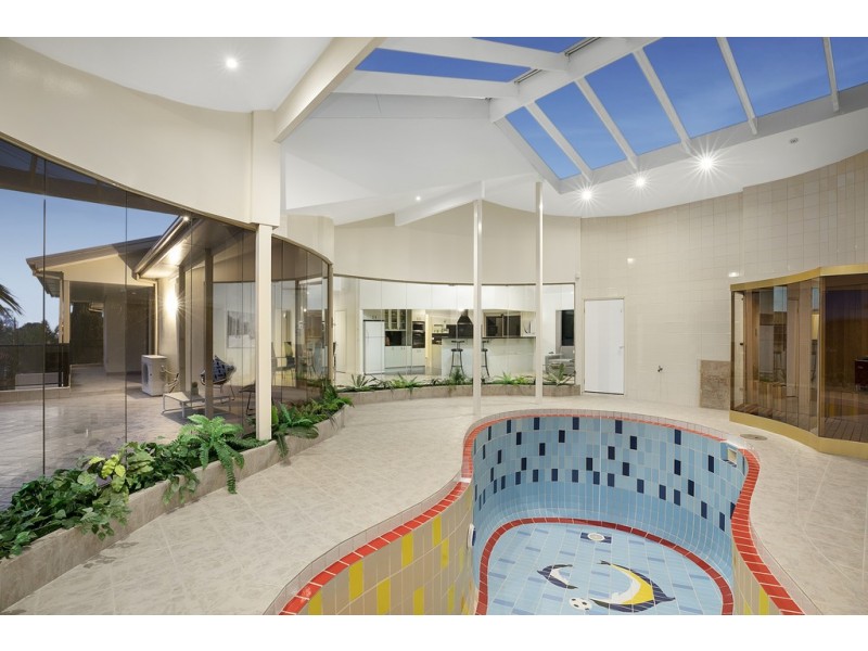 15 Skipton Place, Endeavour Hills VIC 3802