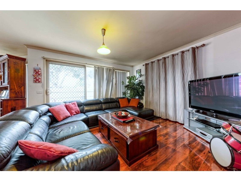 33 Fairhaven Blvd, Cranbourne West VIC 3977