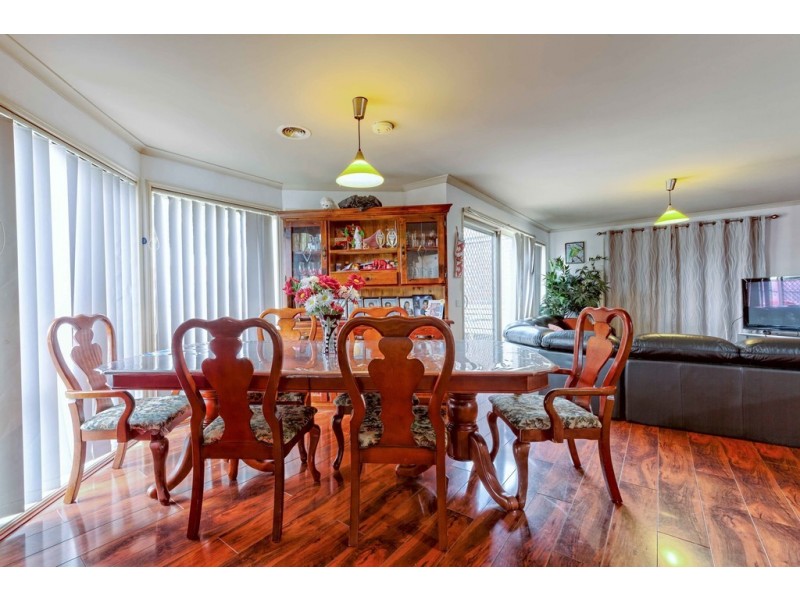 33 Fairhaven Blvd, Cranbourne West VIC 3977