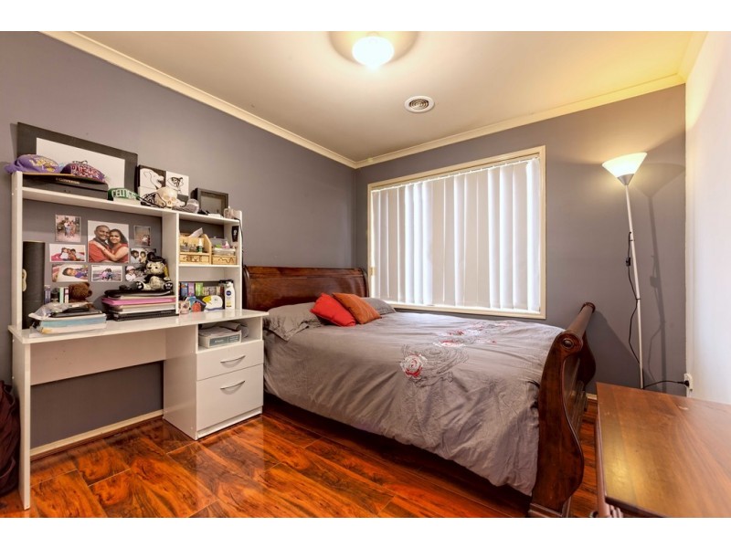 33 Fairhaven Blvd, Cranbourne West VIC 3977