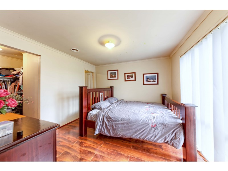 33 Fairhaven Blvd, Cranbourne West VIC 3977