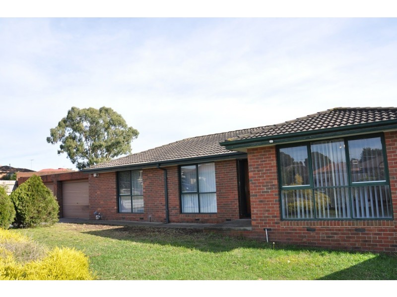 4 Dornie Mews, Endeavour Hills VIC 3802