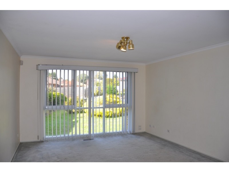 4 Dornie Mews, Endeavour Hills VIC 3802