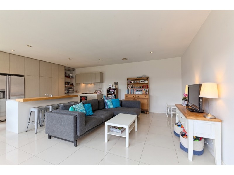 17 Dresden Drive, Waterways VIC 3195