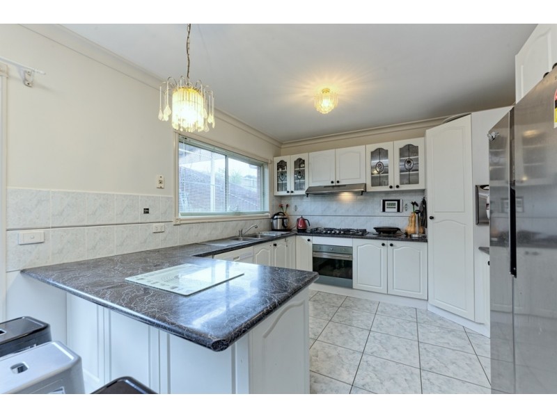 9 Daffodil Court, Endeavour Hills VIC 3802