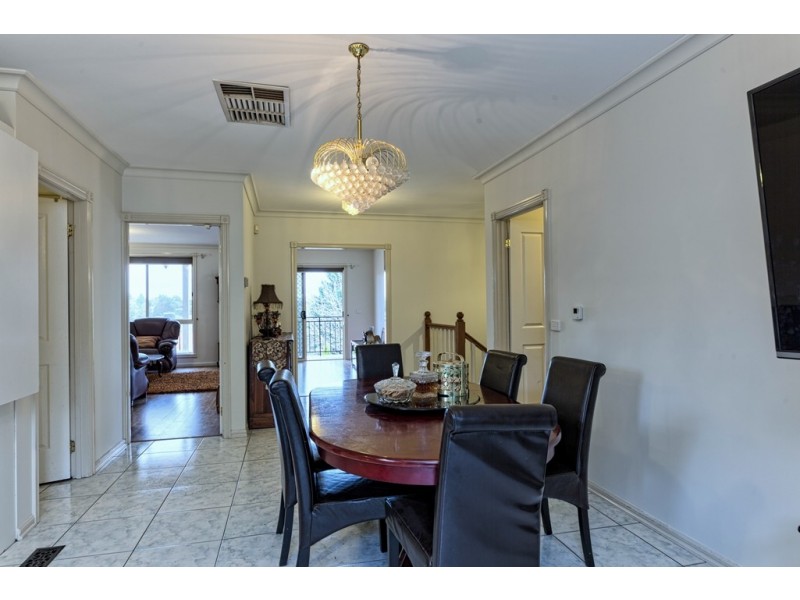 9 Daffodil Court, Endeavour Hills VIC 3802