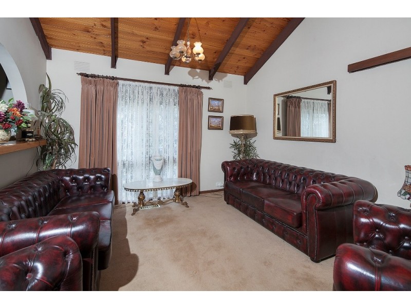 6 Nyora Close, Endeavour Hills VIC 3802