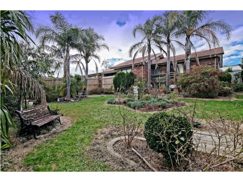 6 Nyora Close, Endeavour Hills VIC 3802