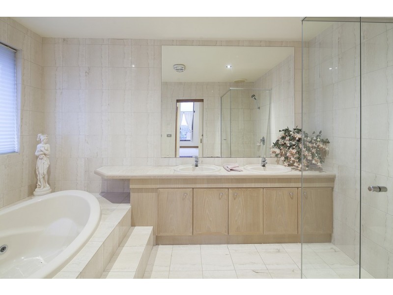 3 Granton Avenue, Endeavour Hills VIC 3802