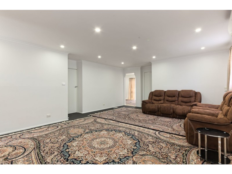 1/20 Louis Street, Doveton VIC 3177