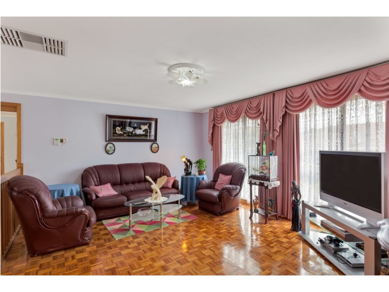 62 Georgette Crescent, Endeavour Hills VIC 3802