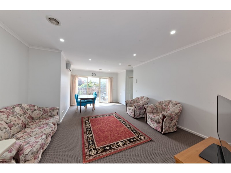 2/20 Louis Street, Doveton VIC 3177