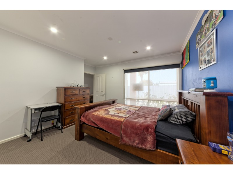 2/20 Louis Street, Doveton VIC 3177