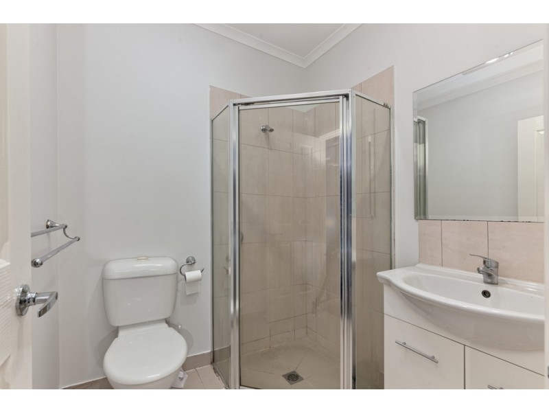 2/20 Louis Street, Doveton VIC 3177