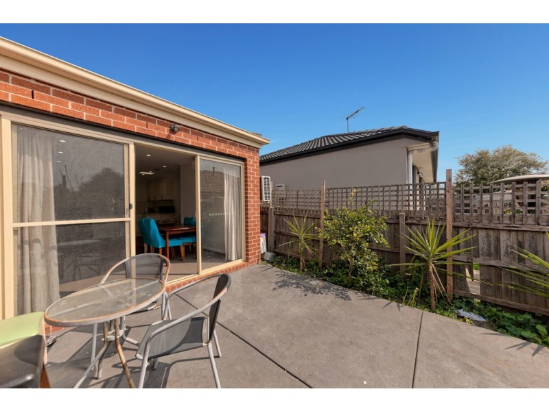 2/20 Louis Street, Doveton VIC 3177