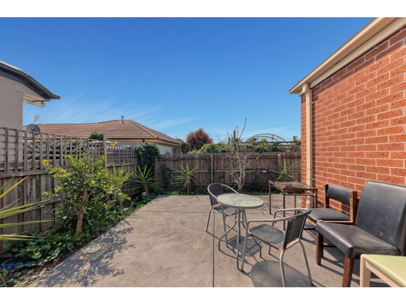 2/20 Louis Street, Doveton VIC 3177