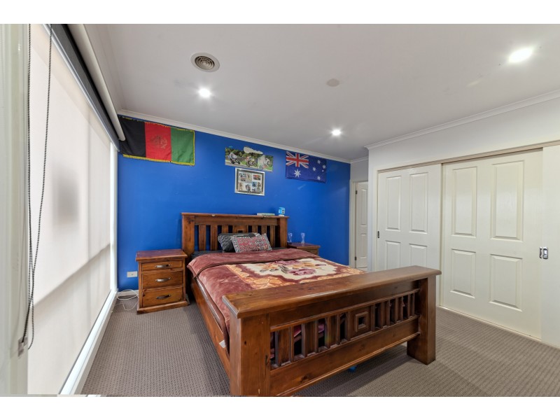 2/20 Louis Street, Doveton VIC 3177