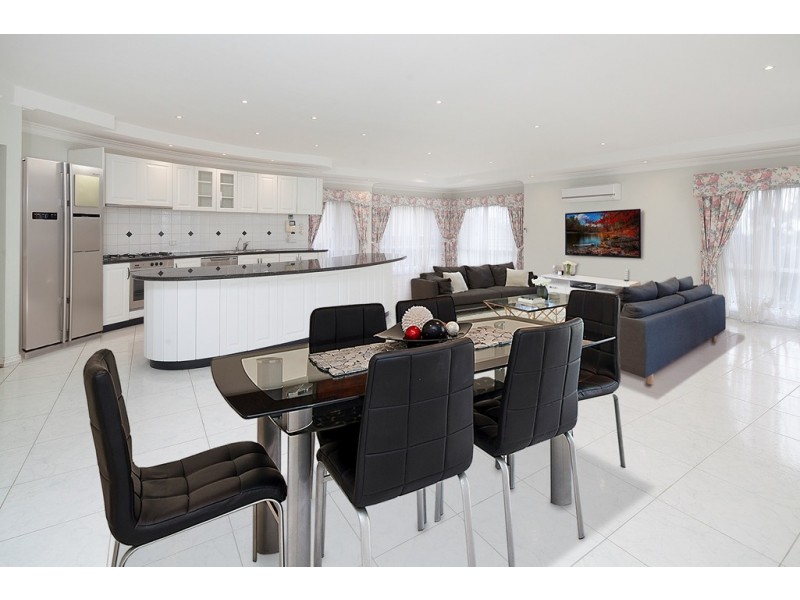 13 Renee Avenue, Endeavour Hills VIC 3802