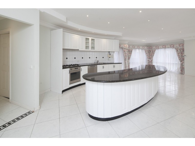 13 Renee Avenue, Endeavour Hills VIC 3802