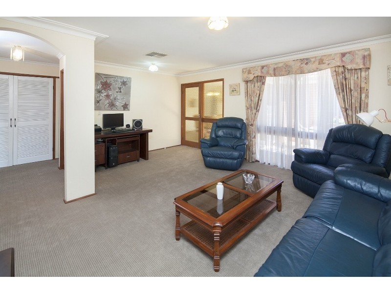 6 Primrose Hill Close, Endeavour Hills VIC 3802