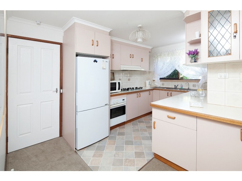 6 Primrose Hill Close, Endeavour Hills VIC 3802