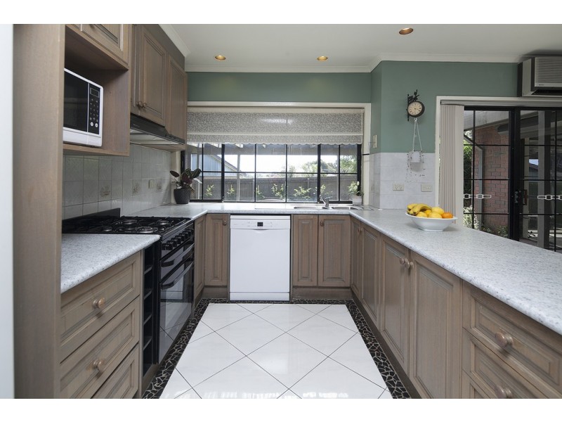 3 Collett Rise, Endeavour Hills VIC 3802