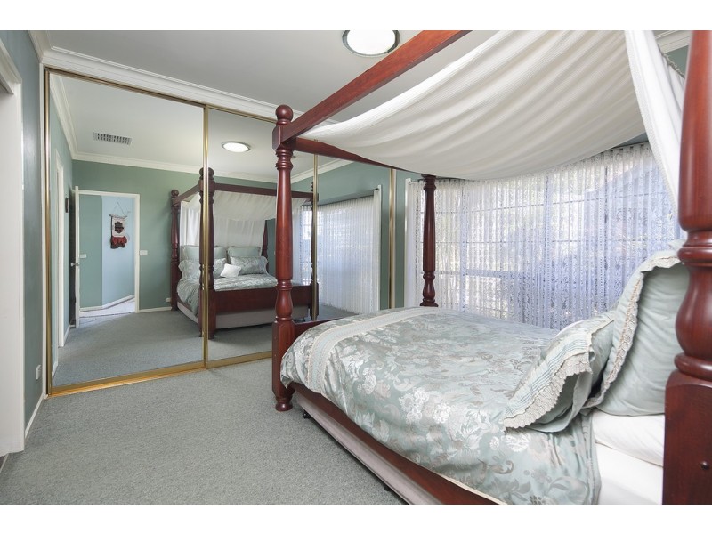 3 Collett Rise, Endeavour Hills VIC 3802