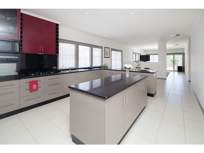 37 Lansell Court, Carrum Downs VIC 3201