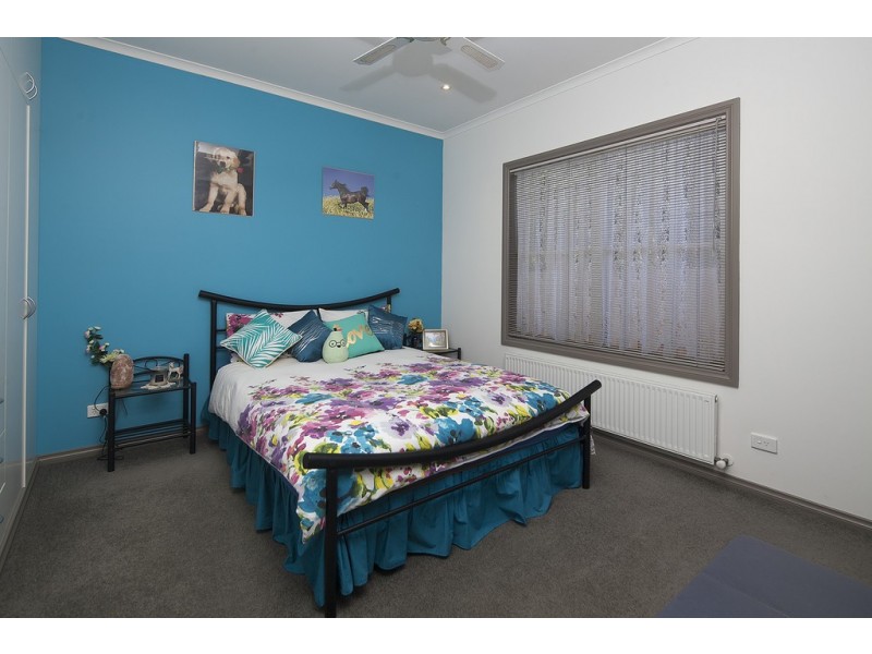 37 Lansell Court, Carrum Downs VIC 3201