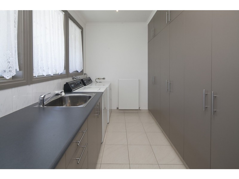 37 Lansell Court, Carrum Downs VIC 3201