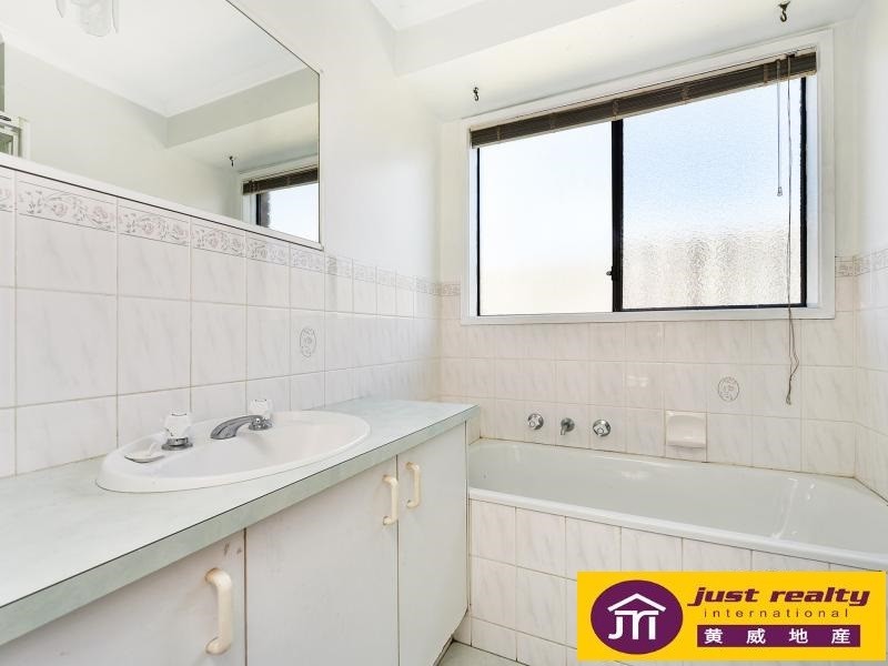 8 Conferta Court, Cranbourne West VIC 3977