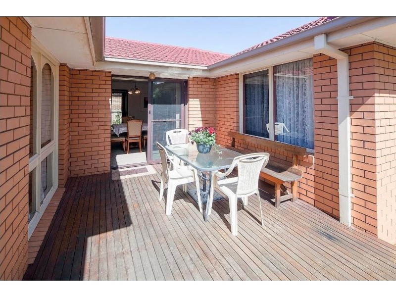 6 Primrose Hill Close, Endeavour Hills VIC 3802