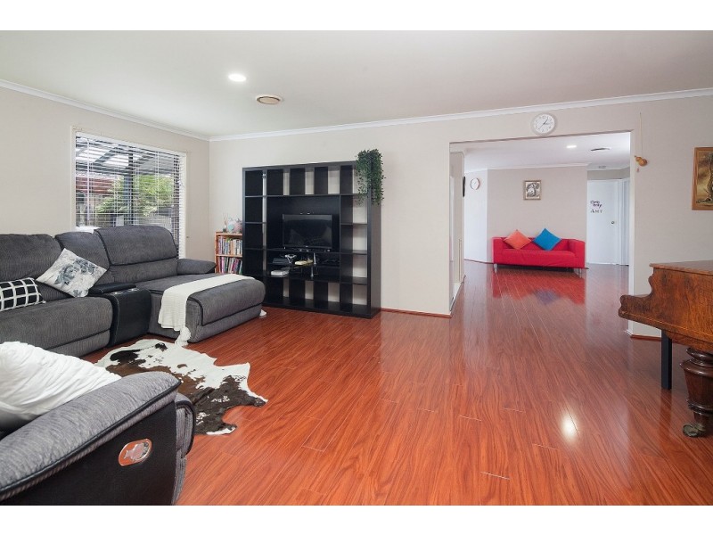 35 Redgum Avenue, Carrum Downs VIC 3201